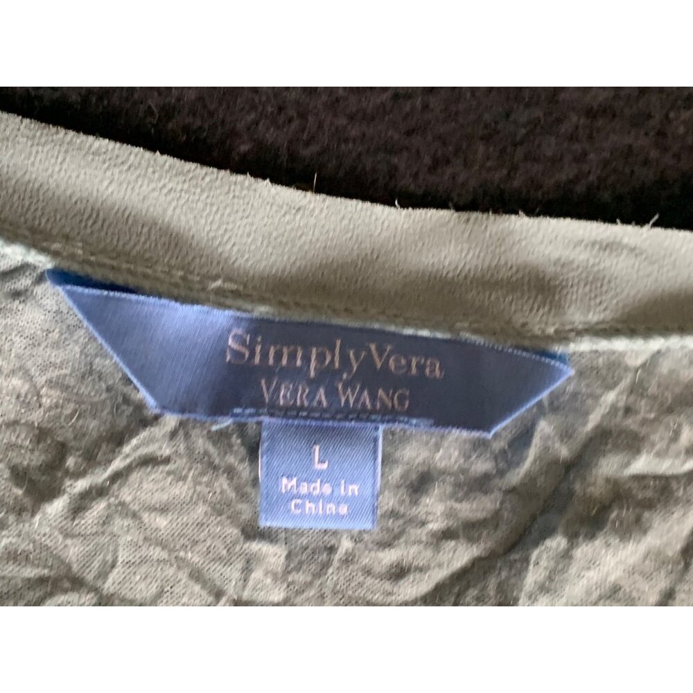 Simply Vera Vera Wang Ladies Crinkle-Style Top Size Large Sage Green - Picture 2 of 9